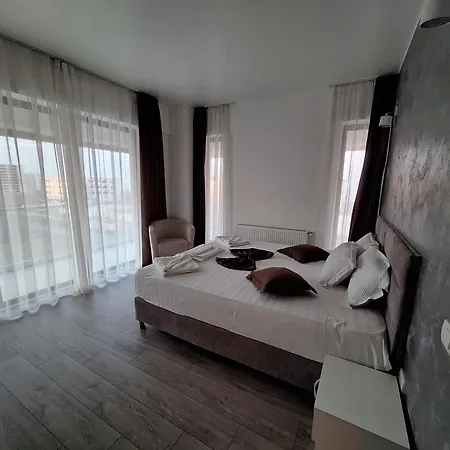 Mira & Penthouse Apartment Navodari