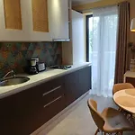 Mira & Penthouse Apartament *