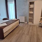 Mira & Penthouse Apartament *
