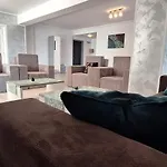 Mira & Penthouse