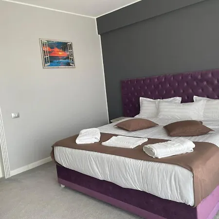 Mira & Penthouse Apartament