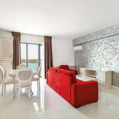Mira & Penthouse * Năvodari