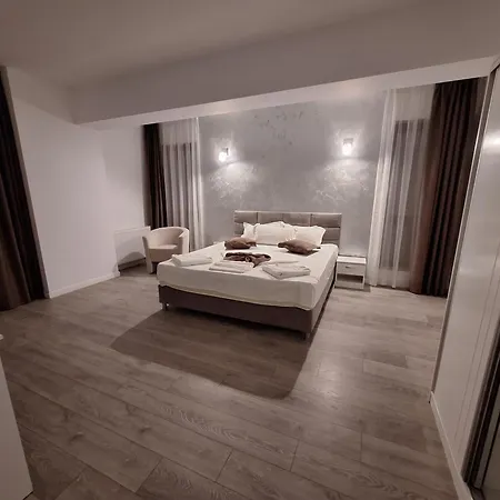 Mira & Penthouse * Năvodari