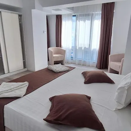 Mira & Penthouse Appartamento Năvodari